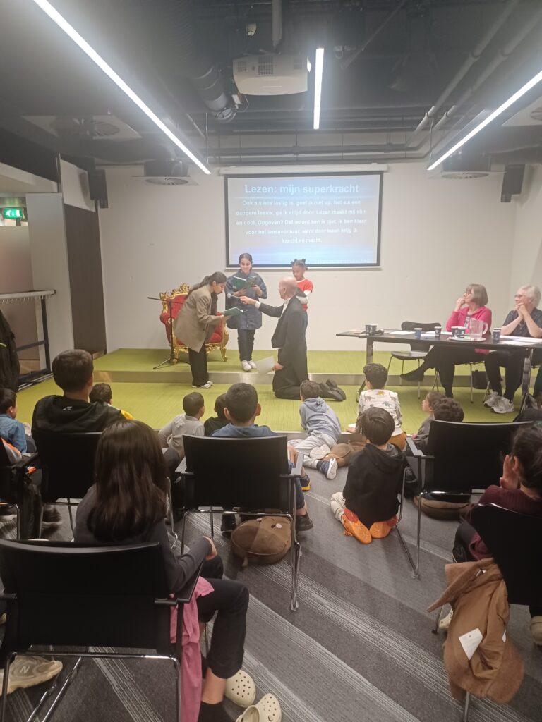 VEEL APPLAUS VOOR DE KINDERVOORSTELLING NEPPER DAN NEPNIEUWS