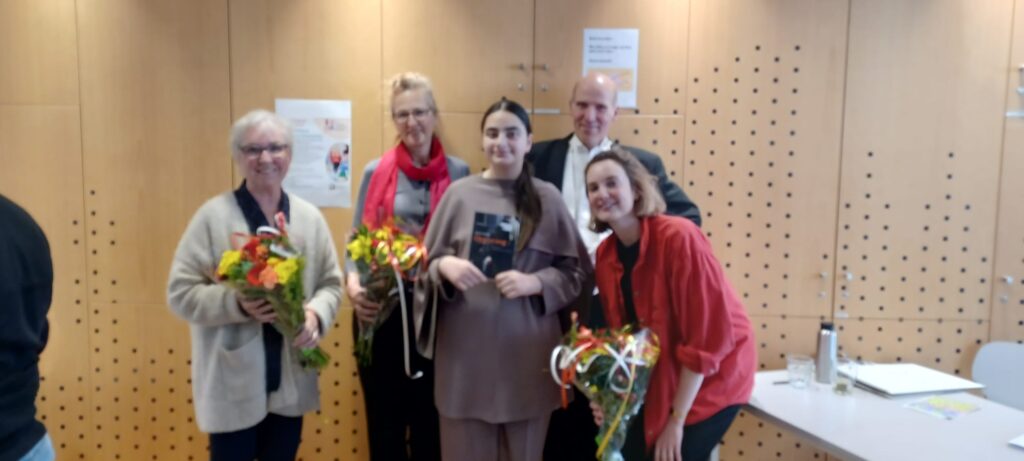 LITERATUUR, VOORLEESMIDDAG- EN WEDSTRIJD DEN HAAG VOOR KINDEREN